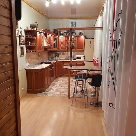Куренiвський Двiр كييف المظهر الخارجي الصورة