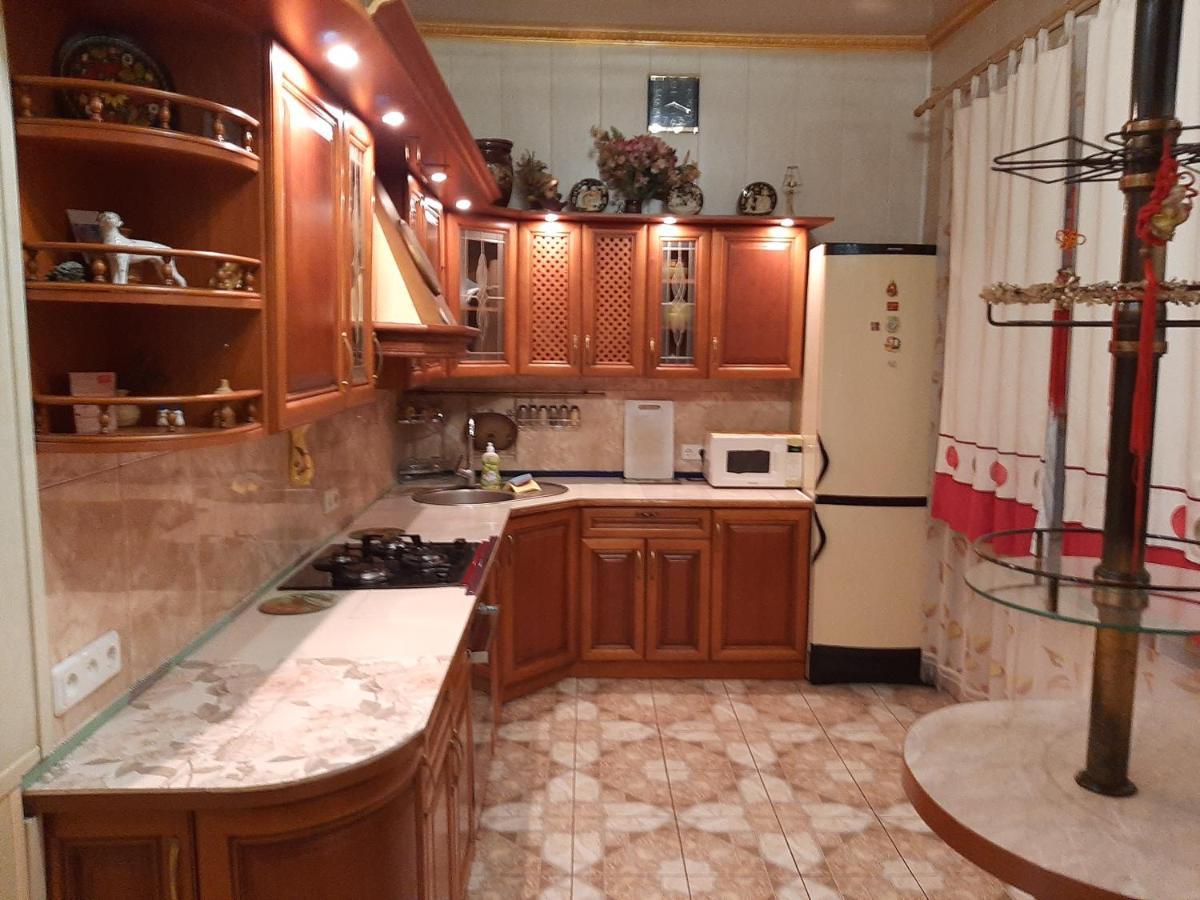 Куренiвський Двiр كييف المظهر الخارجي الصورة